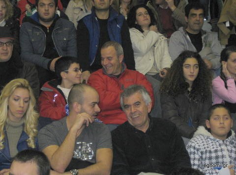 Στο γήπεδο και ο Γιώργος Μπαντούνας για να δει τον Ολυμπιακό