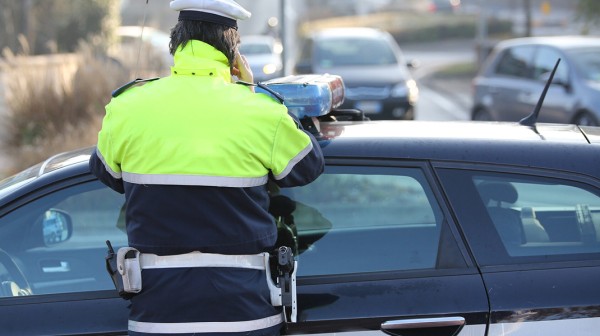 Οδηγός έτρεχε με 198 χλμ./ώρα - Συνελήφθη επ' αυτοφώρω στα διόδια της Θήβας