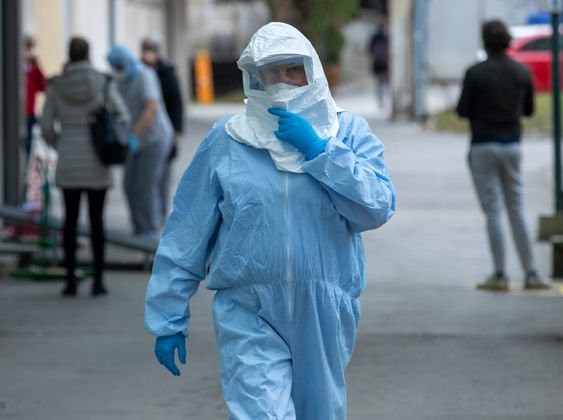 ΕΠΙΘΕΩΡΗΣΗ ΕΡΓΑΣΙΑΣ: Αυτές είναι οι υποχρεώσεις των εργοδοτών για την προστασία από τον κορωνοϊό