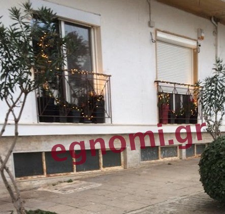 ΧΑΛΚΙΔΑ: Έβαλαν Χριστουγεννιάτικα λαμπάκια σε σπίτι
