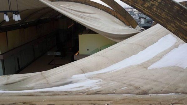 ΜΗΔΕΙΑ ΧΑΛΚΙΔΑ: Κατέρρευσαν οι οροφές του NAMAS και υπαίθριου πάρκινγκ στην Βύρωνος (VIDEO)