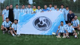 Η ομάδα ...Ε, ρε Γλέντια, σκοράρει στα δικά της Μουντιάλ και ο Γιάννης Αγριόδημος χαμογελά από 'κει ψηλά!
