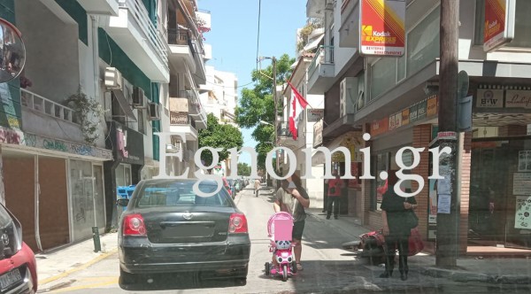 ΧΑΛΚΙΔΑ: Τροχαίο ατύχημα στη διασταύρωση Μιχ. Κακαρά και Περικλέους Σταύρου