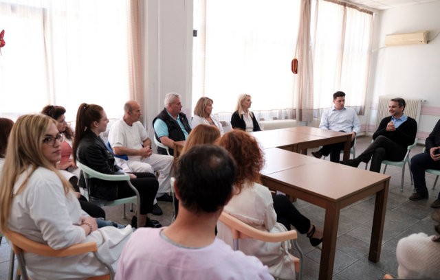 Στο Παράρτημα Ατόμων με Αναπηρία Ευβοίας ο Κυριάκος Μητσοτάκης