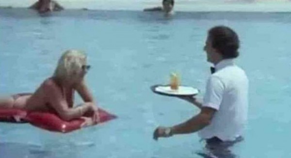 H προφητική σκηνή από ταινία του 1984 ...μετά την υπόθεση με τον σερβιτόρο στη Ρόδο