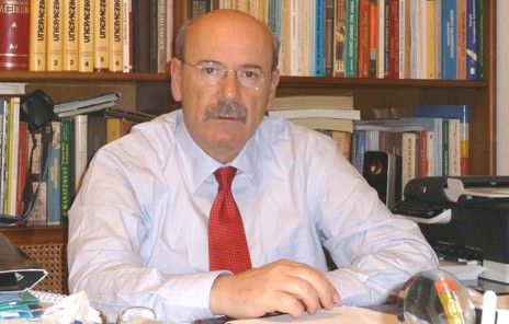 Την παραίτηση του διοικητή της ΛΑΡΚΟ ζήτησε ο Στουρνάρας