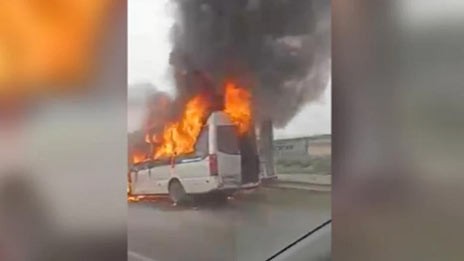Φωτιά σε λεωφορείο με προσκυνητές από το Άγιο Όρος
