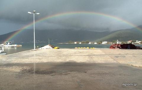 Το λιμάνι του Αλμυροπόταμου απέκτησε πολύχρωμη αψίδα