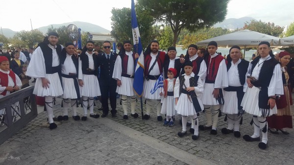 Πελοποννήσιοι: Έδωσαν δυναμικό παρών στην παρέλαση της Χαλκίδας