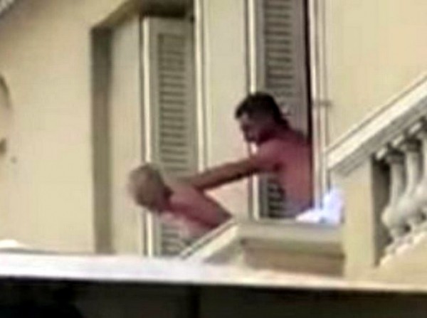 Άγριο σεξ στο μπαλκόνι ξενοδοχείου την ώρα του gran prix της Formula 1 (VIDEO)