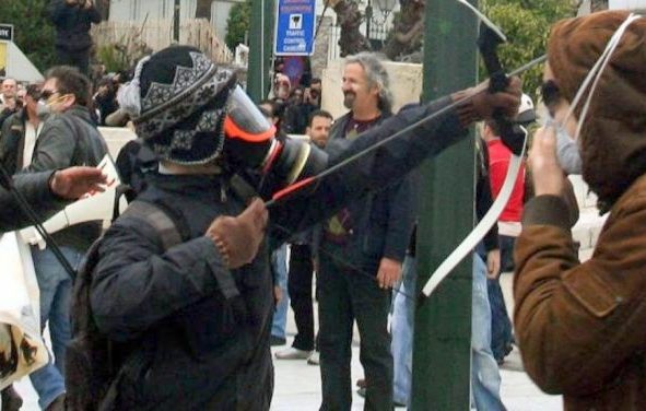 Απέδρασε από την φυλακή ο τοξοβόλος του Συντάγματος