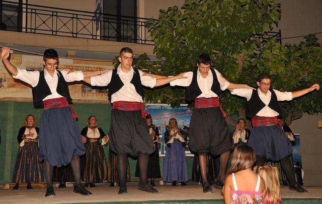 Χορευτικές βραδιές στην Κύμη