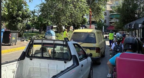 ΧΑΛΚΙΔΑ: Μεγάλο μποτιλιάρισμα από εργασίες κλαδέματος δέντρων
