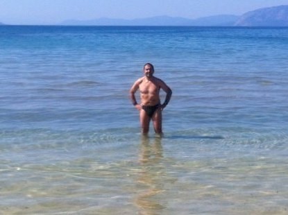 Έριξε τις βουτιές του στις Αλυκές πριν την Ανάσταση