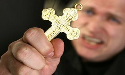 54χρονος έκανε τον εξορκιστή για τα λεφτά