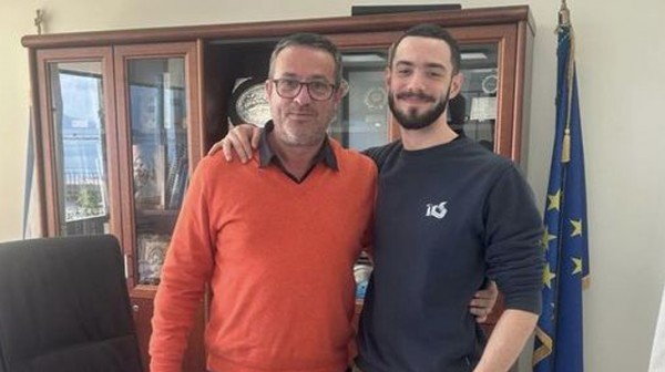 ΔΗΜΟΣ ΕΡΕΤΡΙΑΣ: Η πιο γλυκιά επίσκεψη στο Δήμαρχο