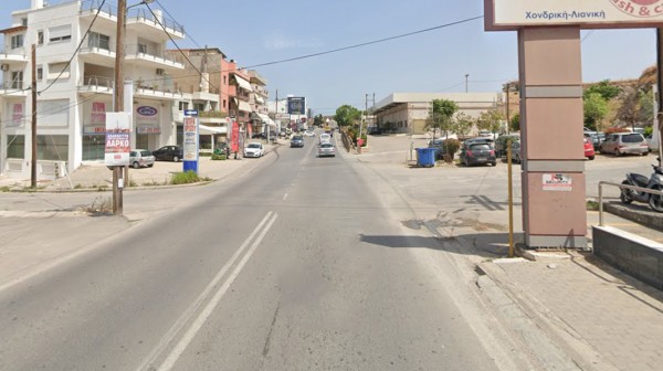 ΧΑΛΚΙΔΑ: Δικυκλιστής τράκαρε μετωπικά με ΙΧ