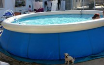 Φυλακές με πισίνα και ...μπουζούκια!!!