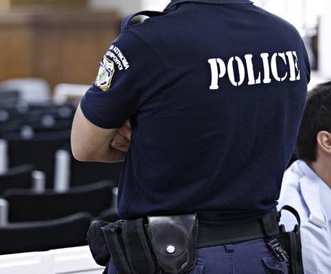 Αστυνομικός απέτρεψε τραγωδία σε Δικαστικό Μέγαρο