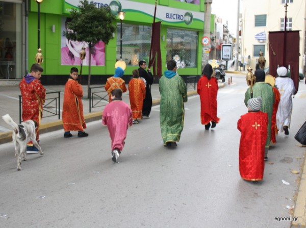 Κοσμικός σκύλος παρέστη στα Θεοφάνεια στη Χαλκίδα