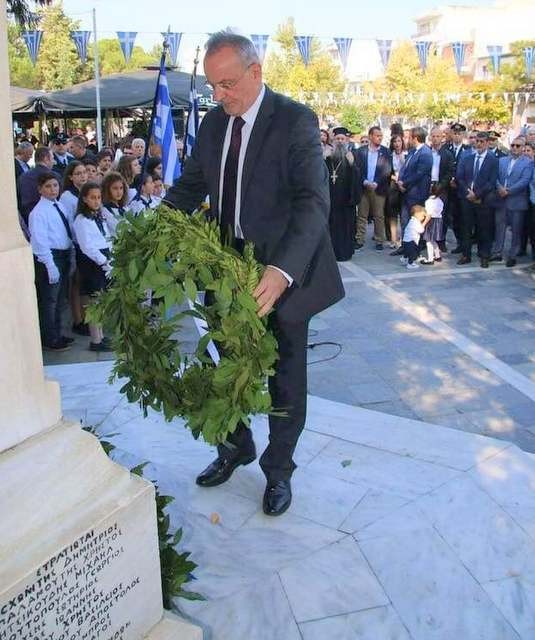 Κατέθεσε στεφάνι στην Ιστιαία ο Θανάσης Ζεμπίλης