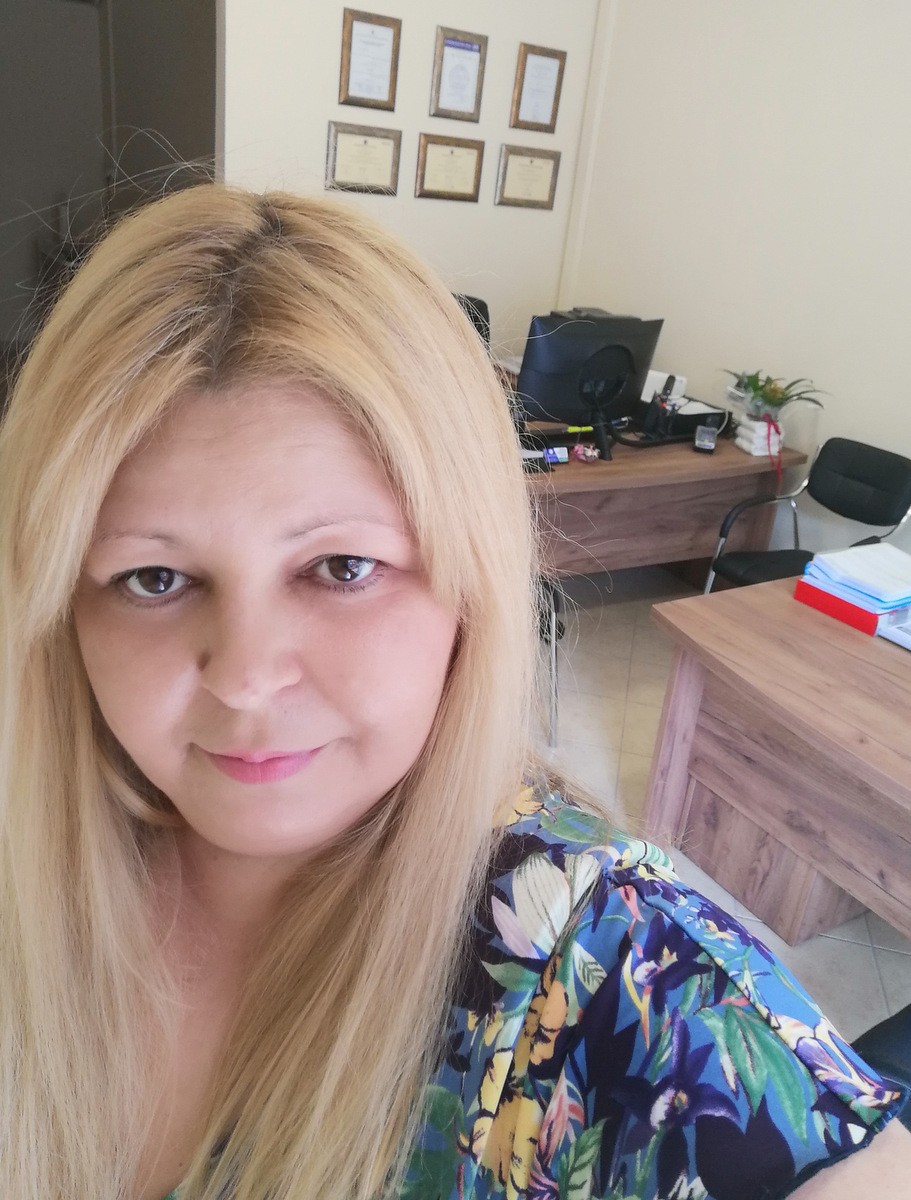 ΕΛΕΝΗ ΣΤΑΜΟΥ: Ανοιξε λογιστικό γραφείο στη Χαλκίδα