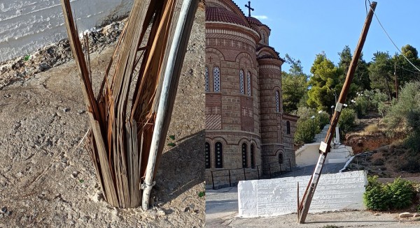 ΑΥΛΙΔΑ: Κολώνα έτοιμη να πέσει στα κεφάλια των περαστικών