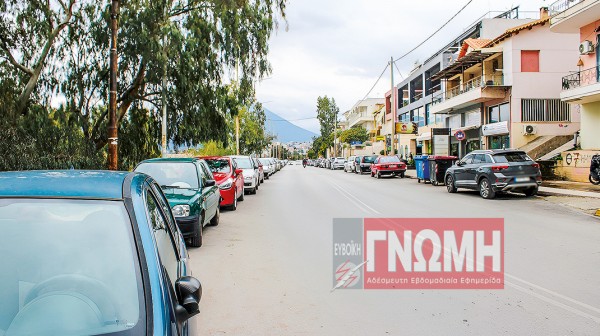 ΛΕΩΦΟΡΟΣ ΚΑΡΑΜΑΝΛΗ: Συνεχίζεται το μπάχαλο με τα παρκαρισμένα αυτοκίνητα