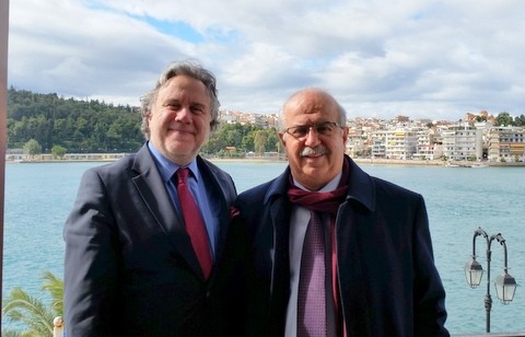 Ο Κατρούγκαλος ήρθε με γραβάτα στη Χαλκίδα