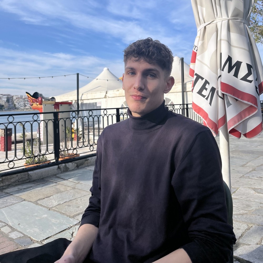 ΧΑΛΚΙΔΑ: Ο Τάσος λατρεύει τα σουβλάκια με πολύ τζατζίκι