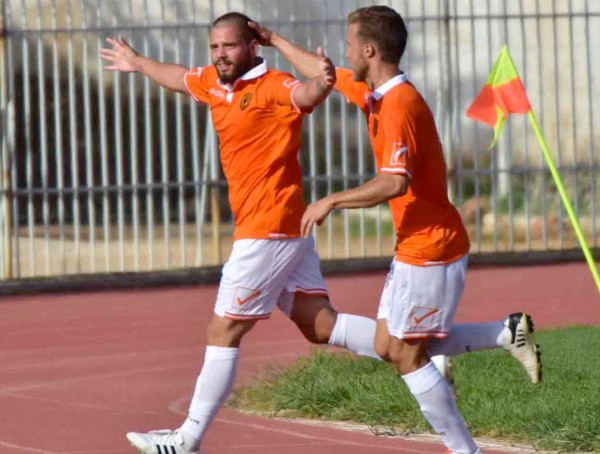 ΑΟ Ν. ΑΡΤΑΚΗΣ-ΩΡΕΟΙ 2-0: Με τον Βαλκάνο πρωταγωνιστή, ξανά μόνος στην κορυφή
