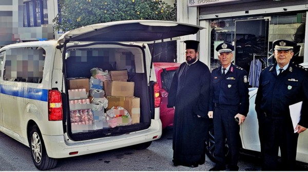 ΧΑΛΚΙΔΑ: Τρόφιμα και είδη πρώτης ανάγκης στη Μητρόπολη από τους αστυνομικούς της Εύβοιας