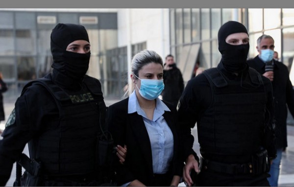 ΕΠΙΘΕΣΗ ΜΕ ΒΙΤΡΙΟΛΙ: Ένοχη χωρίς κανένα ελαφρυντικό η Έφη Κακαράντζουλα - Καταδικάστηκε σε κάθειρξη 15 ετών