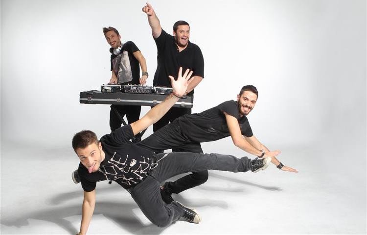 Το συγκρότημα από τη Χαλκίδα tU στα Mad Awards (VIDEO)