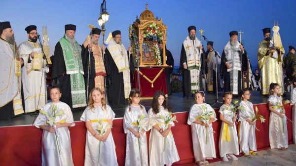 ΧΑΛΚΙΔΑ-ΑΓΙΑ ΠΑΡΑΣΚΕΥΗ: Λαμπρή γιορτή με έξι Μητροπολίτες για την πολιούχο της πόλης (VIDEO+ φωτό)