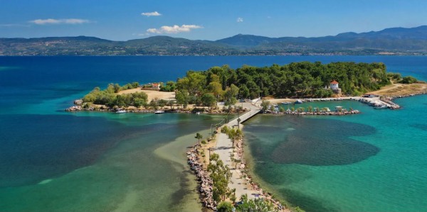 ΕΡΕΤΡΙΑ: Ένας ελκυστικός προορισμός 4 εποχών