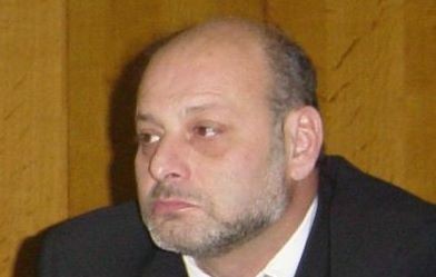 Να μπει φρένο στις προσωπικές φιλοδοξίες και επιλογές