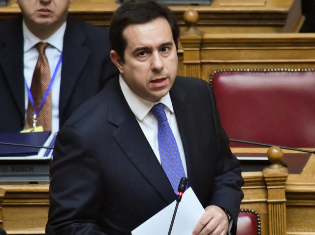 ΜΗΤΑΡΑΚΗΣ: Μέχρι τέλος Δεκεμβρίου θα έχουν φύγει οι πρόσφυγες από την Ερέτρια