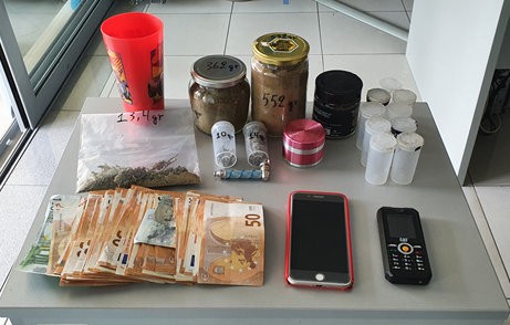 ΑΥΛΙΔΑ: Το Λιμεναρχείο συνέλαβε δύο άντρες με ένα κιλό χασίς