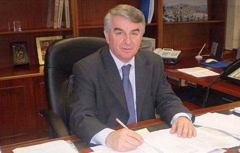 Πρώην νομάρχης Εύβοιας μπήκε στη Βουλή από το ... παράθυρο