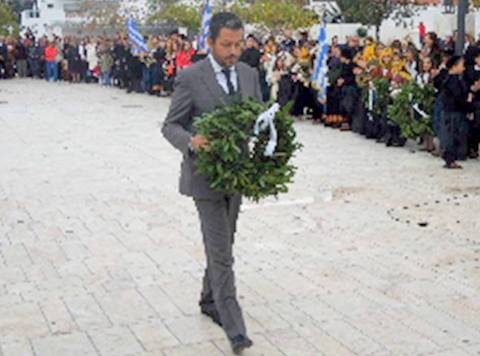 Κατέθεσε στεφάνι στη Σκύρο