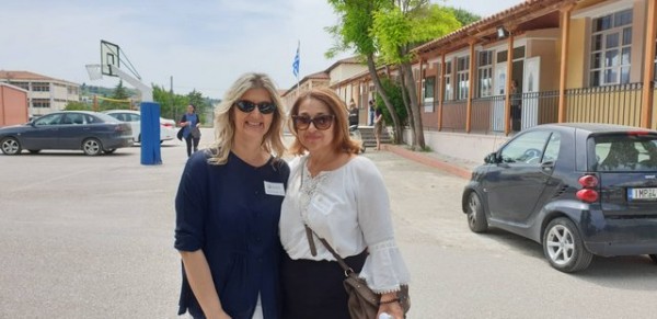 ΕΚΛΟΓΕΣ ΙΣΤΙΑΙΑ: Γυναικείο δίδυμο υποψηφίων με γυαλιά