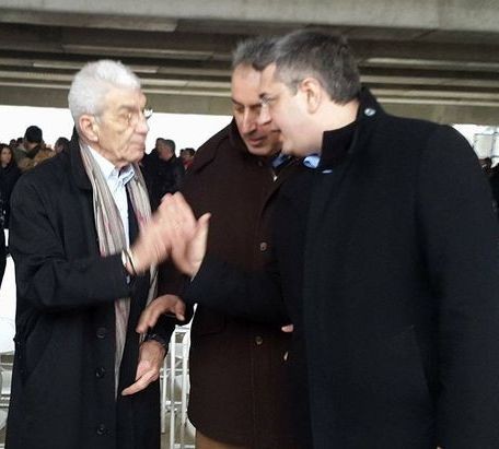«Με είπες κωλόγερο;»