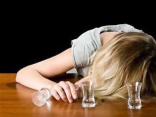 Τρία κολπάκια για να μην μεθύσετε τις γιορτές