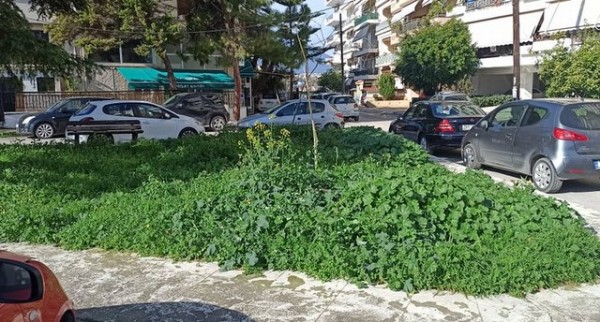 ΧΑΛΚΙΔΑ: Σε άθλια κατάσταση το παρκάκι στη συμβολή των οδών Μπολοβίνενας και Αιδηψού