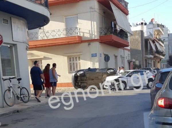 ΧΑΛΚΙΔΑ: Τρομακτική σύγκρουση αυτοκινήτων στην οδό Ληλαντίων