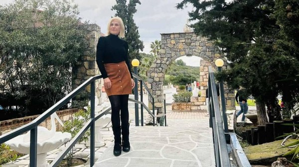 ΕΦΗ ΒΑΡΒΑΡΟΥ: Η γνωστή γυμνάστρια είναι η σούπερ ...γιαγιά της Χαλκίδας