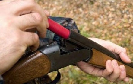 Κατείχε παράνομα κυνηγετικό όπλο και φυσίγγια