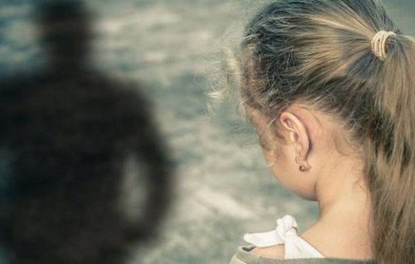 Ο φίλος της οικογένειας ήταν ανώμαλος και ασελγούσε στο 7χρονο κοριτσάκι