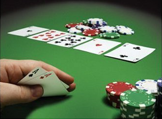 Είχαν κάνει το διαμέρισμα Texas Holdem!
